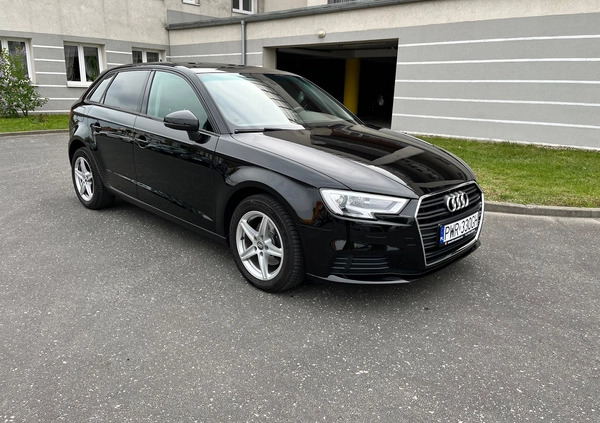 Audi A3 cena 61900 przebieg: 138000, rok produkcji 2016 z Września małe 667